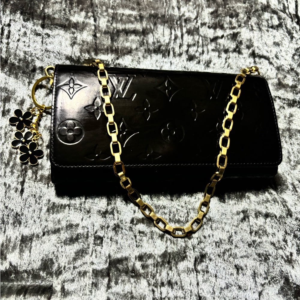 ✨Louis Vuitton Vernis Sarah wallet✨